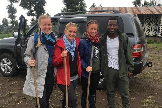 Private Gorilla Trekking Transfer from kigali to Volcanoes N.Park - Leaving Kigali at 4:30 a.m.