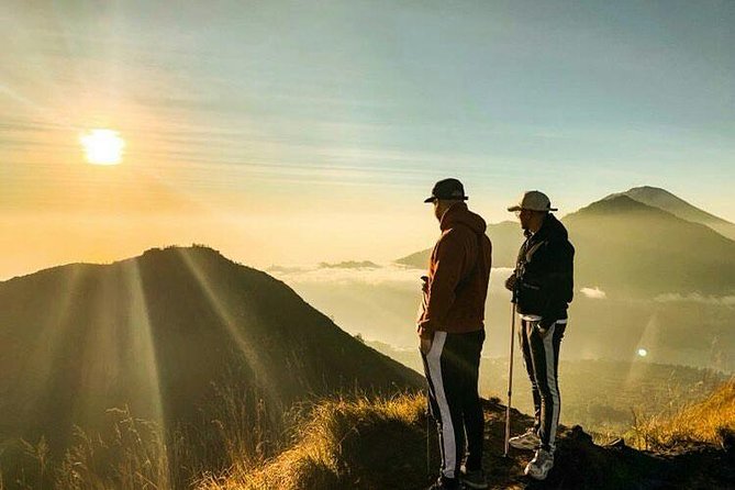 Private Tour : Mount Batur Sunrise Trekking With Private Guide - Sunrise above Batur Lake and Lombok