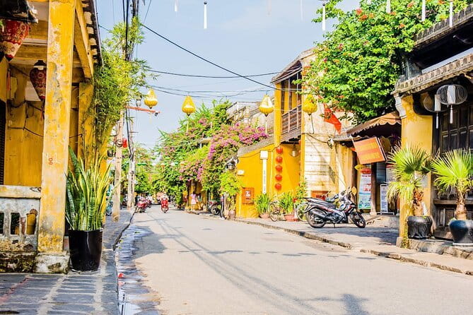 Pu Luong Amazing Trekking Village,Rafting,Swimming, Lunch on Boat - 10:45 AM: Bamboo Rafting on Cham Stream