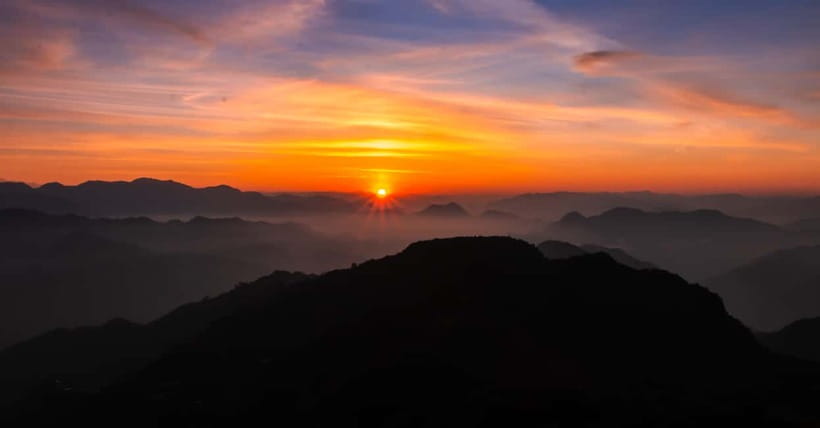 Rishikesh: Kunjapuri Temple Sunrise Trek - Watching sunrise at Kunjapuri Temple