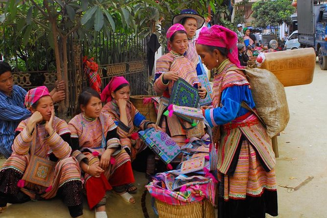 Sa Pa 2-Day Moderate Trek and Homestay Limousine Tour from Hanoi - The morning walk from Ta Van to Giang Ta Chai