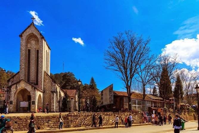 Sa Pa 2-Day Moderate Trek and Homestay Limousine Tour from Hanoi - What the English-speaking guide adds