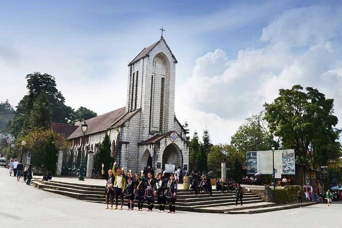 Sa Pa 2-Day Moderate Trek and Homestay Limousine Tour from Hanoi - Food, drinks, and what the $118 covers