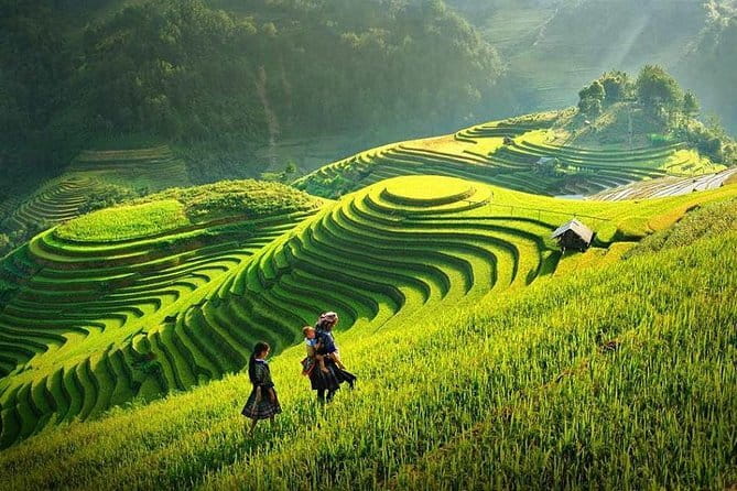 Sa Pa Trekking 2 Days 3 Nights Homestay by Night Train - The Hmong homestay and an evening in the hills