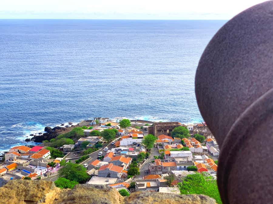 Santiago: Calabaceira Valley Trek & Visit to Cidade Velha - Guides, languages, and group size