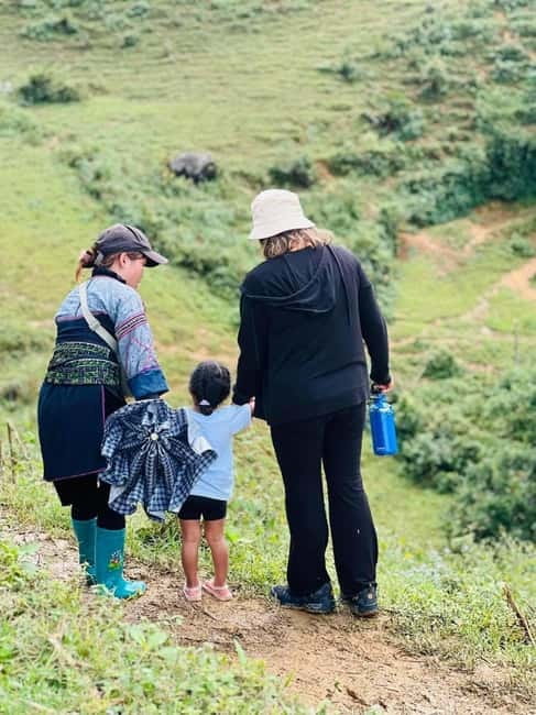 SAPA: 1-DAY TREKKING TOUR WITH LOCALS, LUNCH & RICE FIELDS - Y Linh Ho and the first steep climb