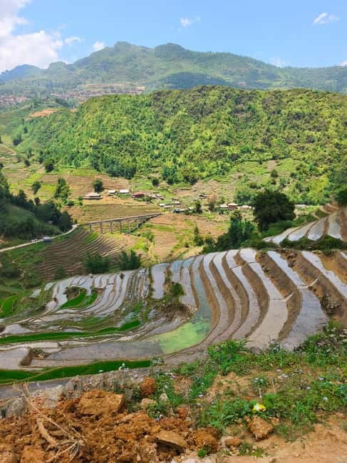 Sapa: 2-Day Local Guided Valley Trek with Night Homestay - The Giang Ta Chai Mong homestay at night