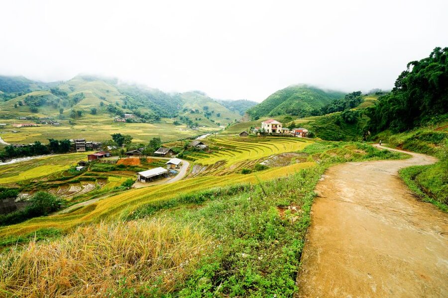 Sapa: 3-Day, 3-Night Trek and Hotel with Overnight Train - Hanoi to Lao Cai by overnight train