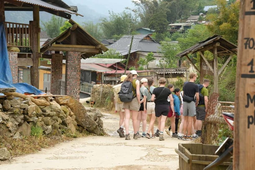 Sapa 3-Day Trekking Adventure from Hanoi - Day one: Cat Cat Village and Sapa town