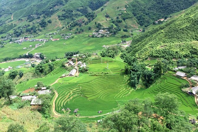 Sapa 3 Days Trekking Tour (1 Night in Bungalow, 1 Night In Hotel) - Guides, communication, and group size