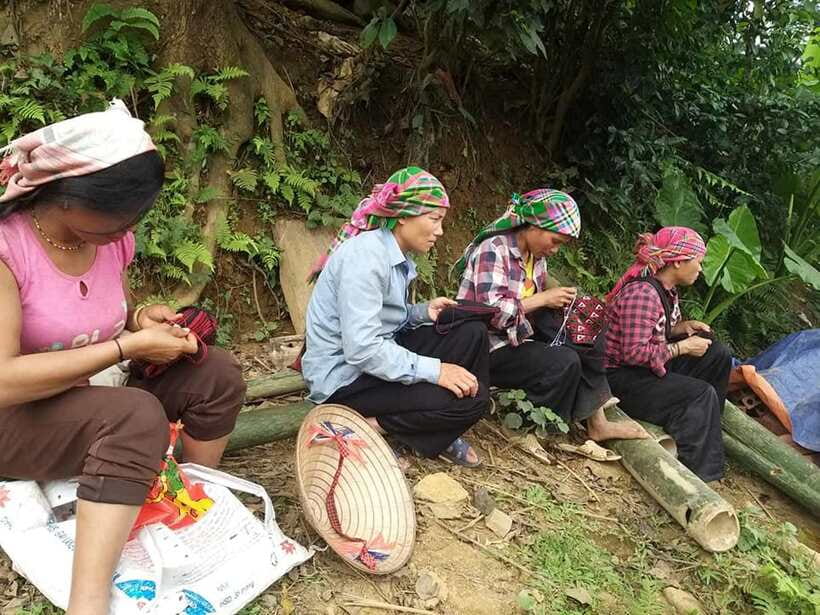 Sapa: Private trek to Muong Hoa Valley - Black Hmong villages and the first mountain views