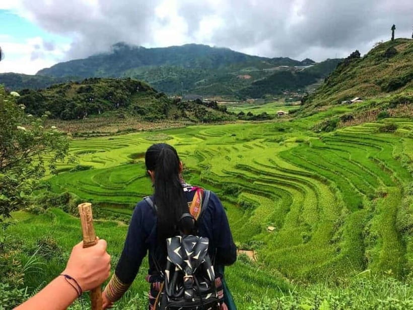 Sapa small groupe activities: 1 Day trek - Meet the locals - Walking into Lao Chai and Black Hmong country
