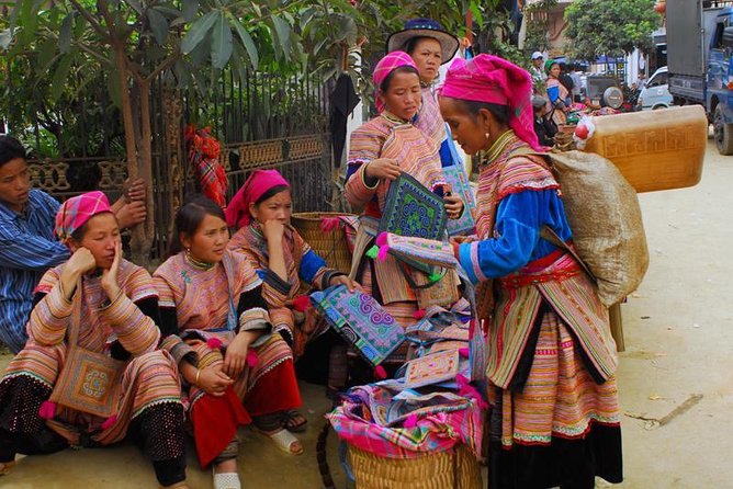 Sapa Trek 3 days 3 nights small group tour - Homestay and Hotel from Hanoi - Cat Cat Village and Sin Chai on the final day
