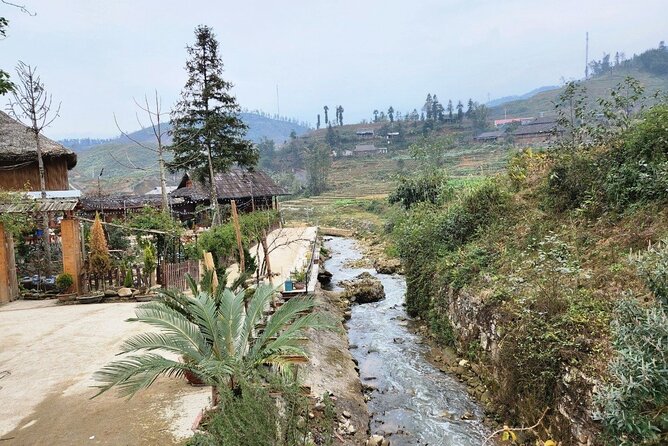 Sapa Trek Tour with Sleeper Bus/Night Train - Overnight at Hotel - What this Sapa trip is really offering