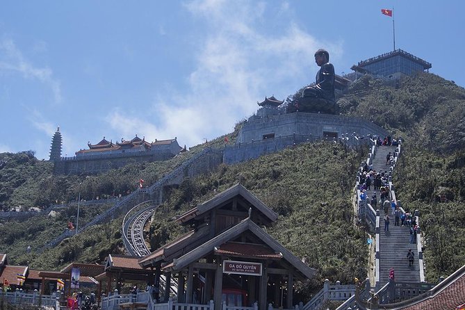 Sapa Trek Tours -2D1N Stay At 3*** -TRANSFER BY SLEEPING BUS - Meeting Black Hmong and Red Dzao communities