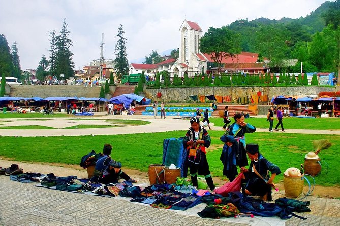 Sapa Trek Tours -2D1N Stay At 3*** -TRANSFER BY SLEEPING BUS - Meals, drinks, and the real value of $139