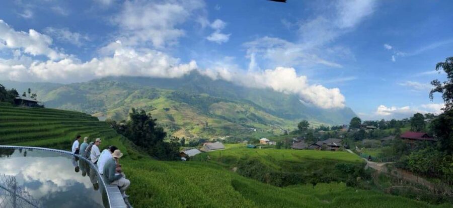 Sapa Trekking Bargains With Local Guide - Lunch in Lao Chai with a valley view