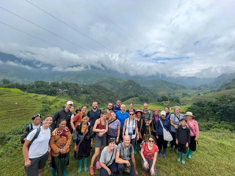 Sapa: Trekking Sapa One Day With Group Tour - Y Linh Ho and the Black Hmong Way of Life