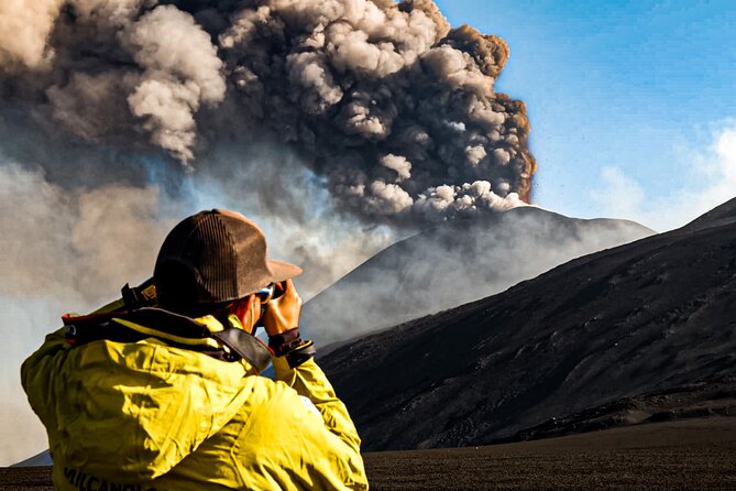 Summit Etna North 3380mt: 4x4 and trekking - The 9.5-kilometer 4x4 ride up Etna’s north flank