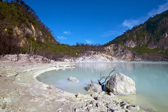 Sunrise Trekking At Sunan Ibu Kawah Putih - Key points at a glance