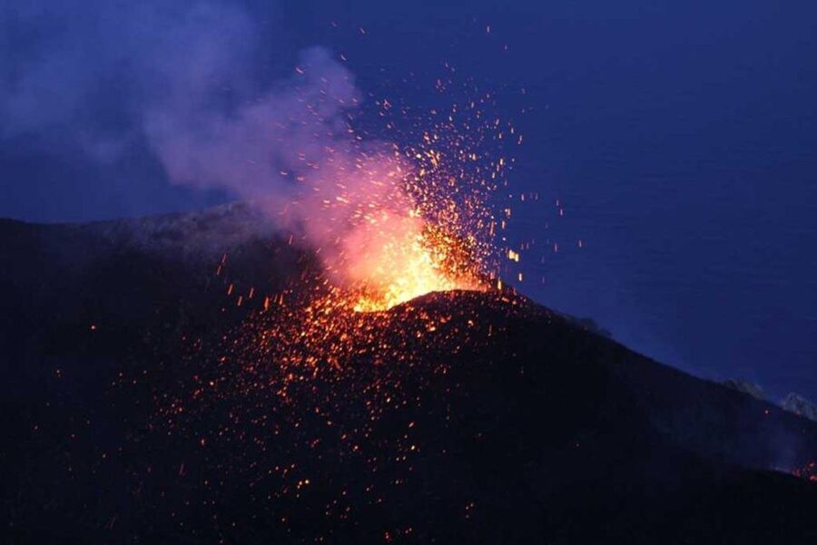 Sunset Trekking on vulcano Stromboli - What the $35 price really covers