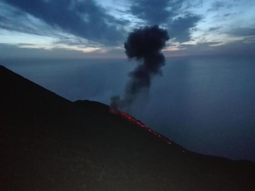 Sunset Trekking on vulcano Stromboli - Who should book this Stromboli hike