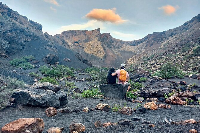 Timanfaya National Park Trekking with a Typical Canarian Snack - Starting near Masdache and the Ortiz Volcano