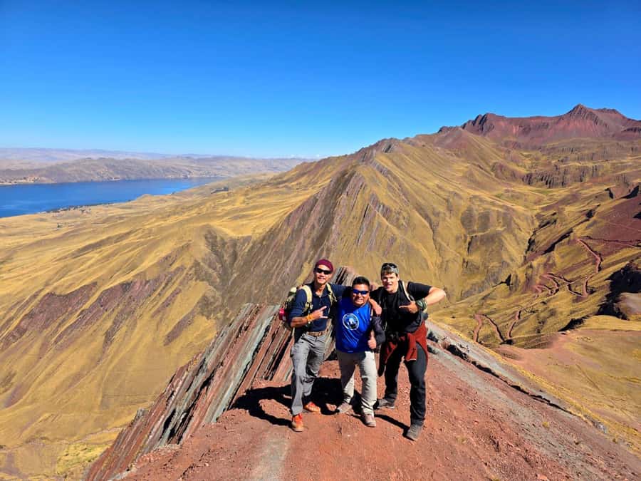 Tour Pallay Punchu Trek Full Day - Returning to the trailhead and lunch in Cusipata