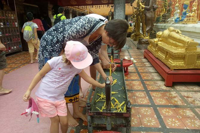 Trekking at the Monk Trail and Doi Suthep Temple Private Tour - Who should book this experience?