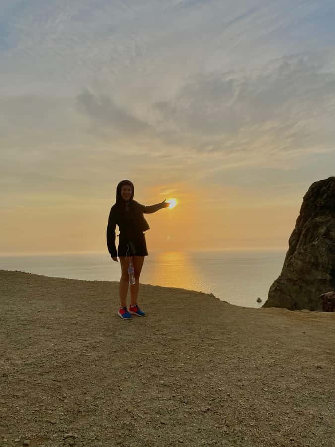 TREKKING GOLDEN SHADOWS - Waiting for sunset on the coast