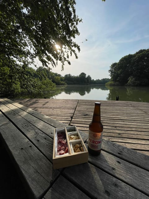 Trekking in the Wood with picnic on the turtles lake - Watching for herons, squirrels, frogs, and turtles