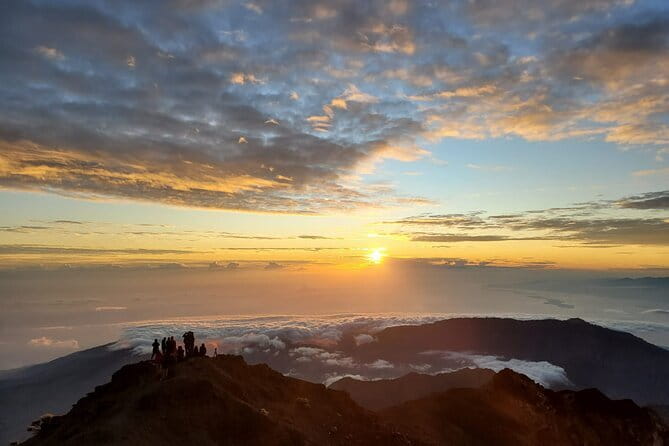 Trekking Mt. Rinjani 2D1N Via Sembalun - Crater Rim - Summit - Why Sembalun is the right route for the summit