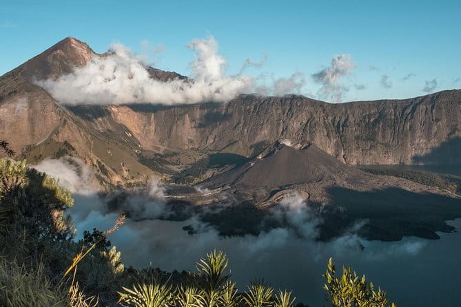 Trekking Mt. Rinjani 2D1N Via Sembalun - Crater Rim - Summit - Timing, cancellation, and practical planning