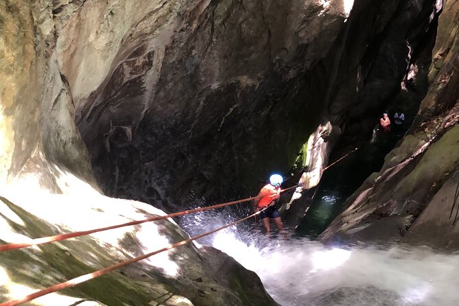 Trekking/rappelling waterfalls in Dominican Republic - Leaving Santo Domingo for Los Cacaos
