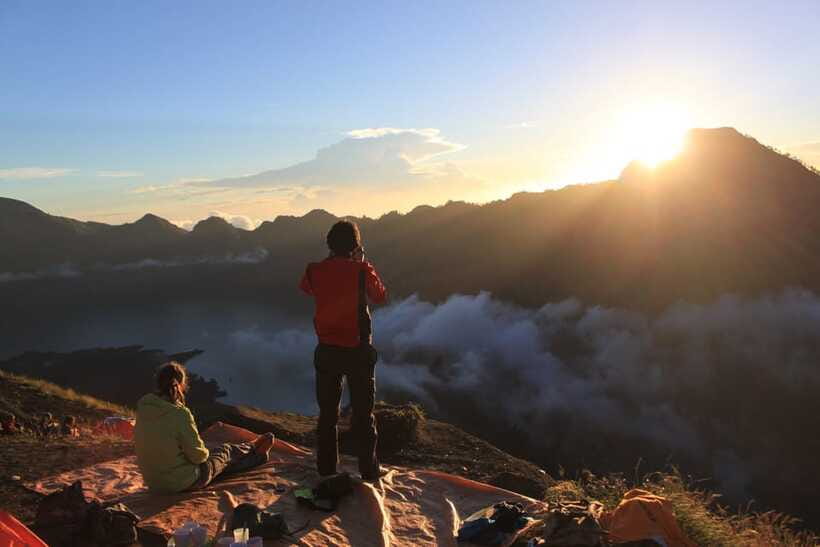 Trekking Rinjani One Day Trek Senaru Crater Rim - Guides, porters, and the value of the support team