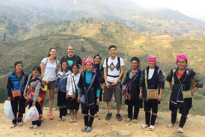 Trekking Sapa - Bac Ha Market: Sleep on Train & Homestay - Sunday morning at Bac Ha Market