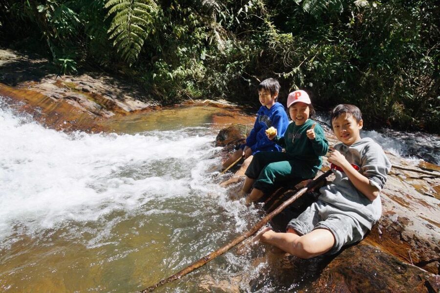 Trekking to Hidden Waterfall & Sturgeon Farm for dog-lovers - Reaching the private waterfall