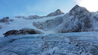 Trekking to Vinciguerra glacier and Tempanos lagoon
