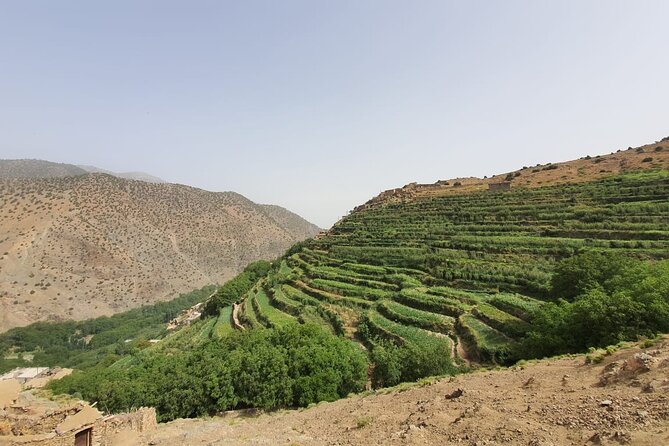 two days valley trek in the Atlas mountains - Day one: Tizi Mzik and the long route to Tizi Oussem