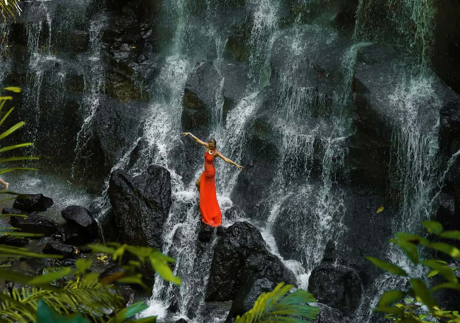 Ubud: Rice Terrace, Holy Water Temple & Waterfalls Trek Tour - Tirta Empul brings the day into focus