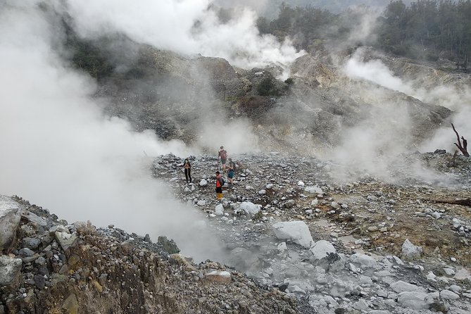 volcano hike and jungle trekking adventure - Guides, drivers, and the feel of the day