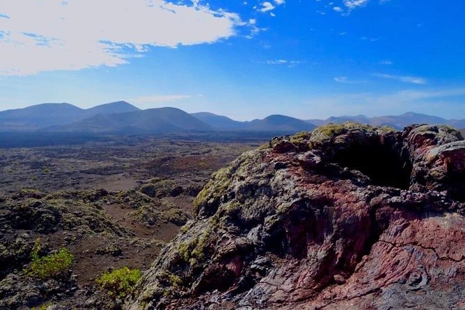Volcano Trekking Tour (Timanfaya eruptions) - What the guide adds to the morning