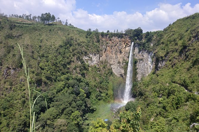 Wonderful 7 Days North Sumatra Tour (Include: 2 Days 1 Night Jungle Trekking) - Day 6: Samosir Island and Batak traditions
